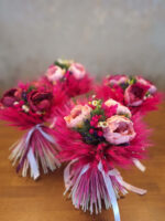 Cyklamenová s pivoniami