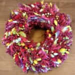 Červený zaujímavý venček